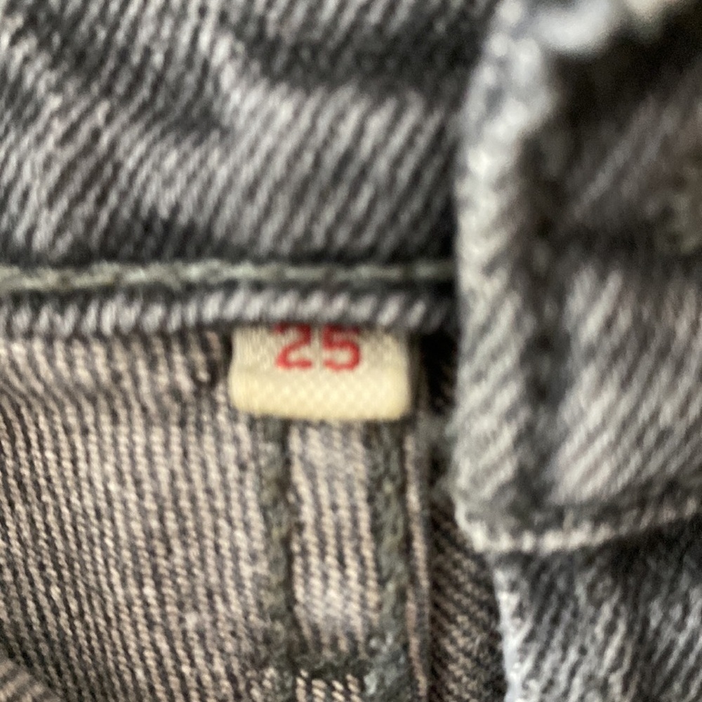Levi’s black Jean shorts size 25 - Picture 3 of 3